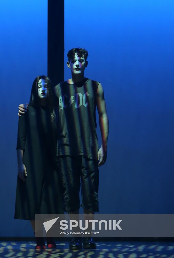 Multimedia musical Devil, Soldier and Violin