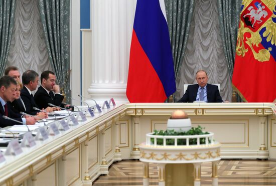 President Vladimir Putin chairs meeting of Council for Strategic Development and Priority Projects
