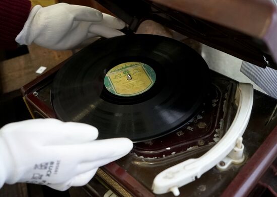 Exhibition on history of radio opens in Kaliningrad