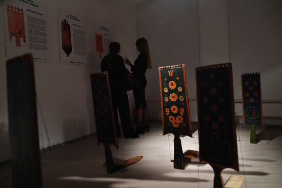 Agitation Spinning Wheel: Revolution's 100th Anniversary exhibition opens in Moscow