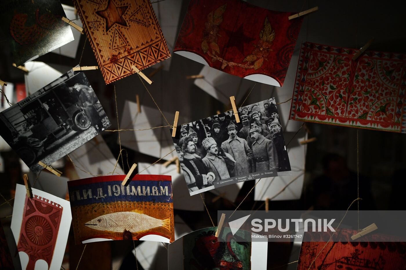 Agitation Spinning Wheel: Revolution's 100th Anniversary exhibition opens in Moscow