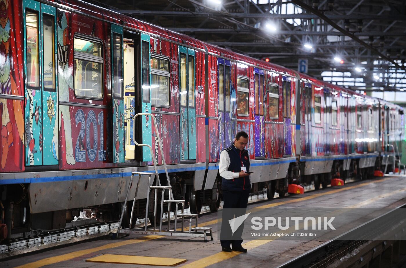 Moscow metro launches Journey to Christmas train