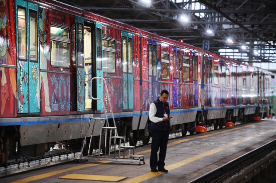 Moscow metro launches Journey to Christmas train