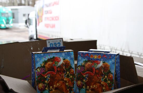 New Year's humanitarian aid convoy arrives in Donetsk