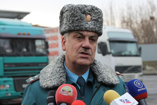 New Year's humanitarian aid convoy arrives in Donetsk