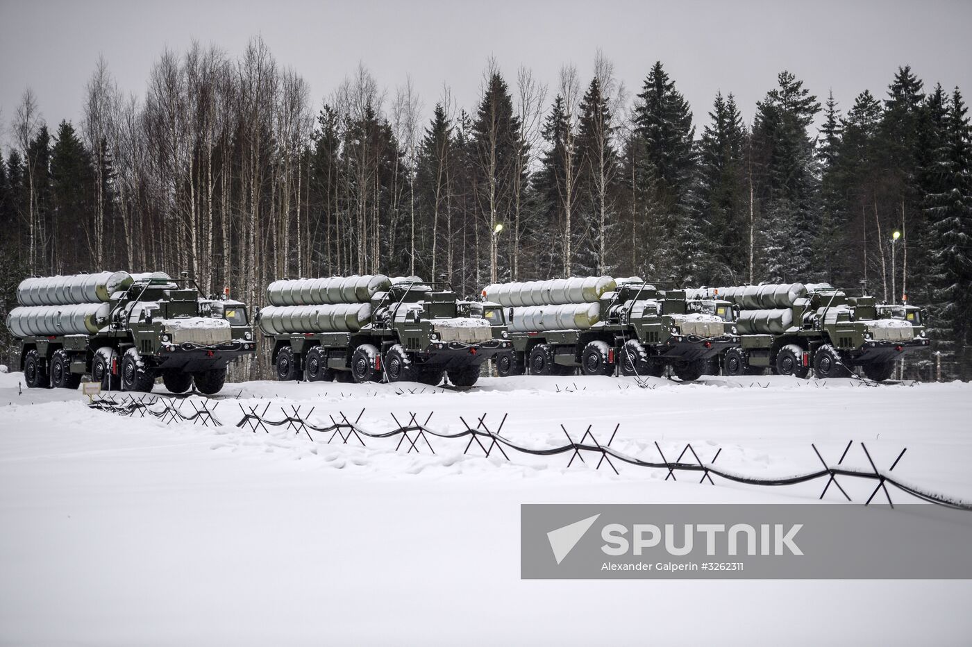 Military drill with S-400 anti-aircraft system in Leningrad Region
