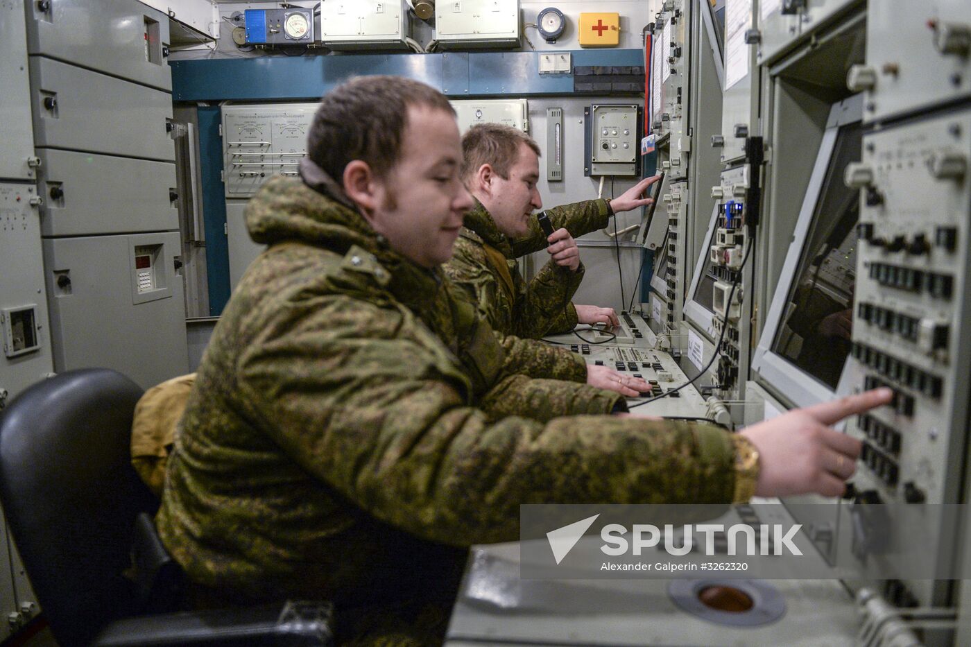 Military drill with S-400 anti-aircraft system in Leningrad Region