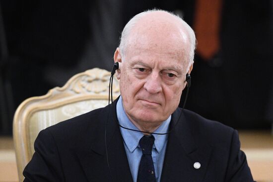 Sergei Lavrov meets with Staffan de Mistura and Sergei Shoigu