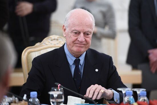 Sergei Lavrov meets with Staffan de Mistura and Sergei Shoigu