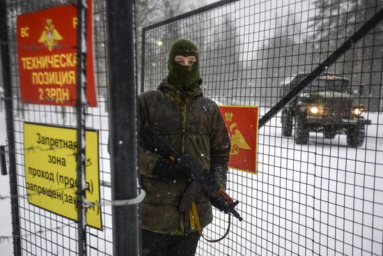 Military drill with S-400 anti-aircraft system in Leningrad Region