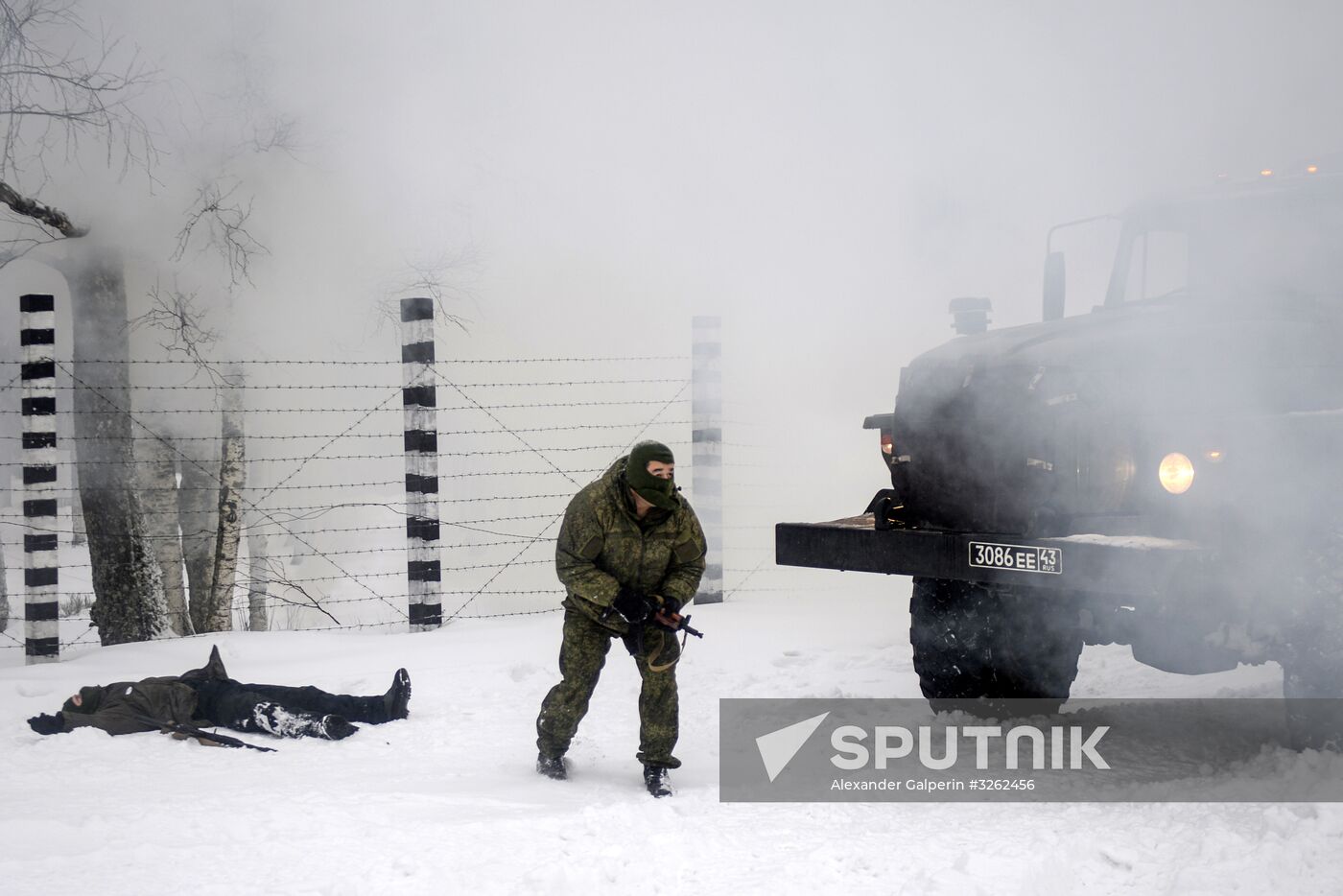 Military drill with S-400 anti-aircraft system in Leningrad Region