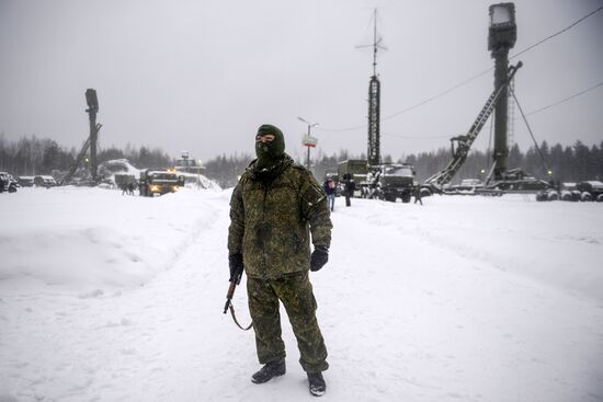 Military drill with S-400 anti-aircraft system in Leningrad Region