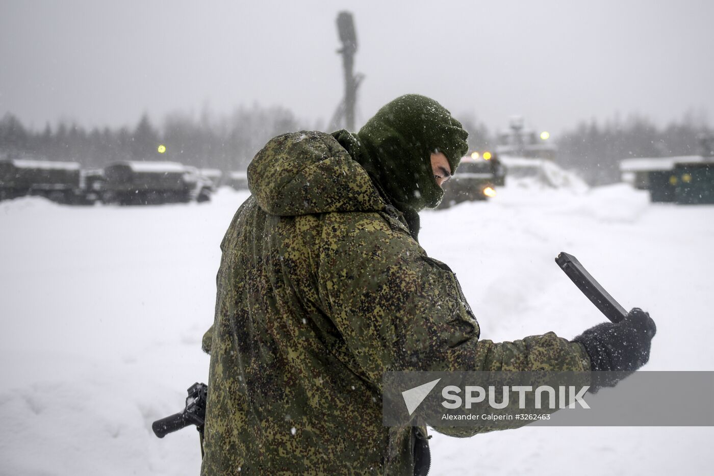 Military drill with S-400 anti-aircraft system in Leningrad Region