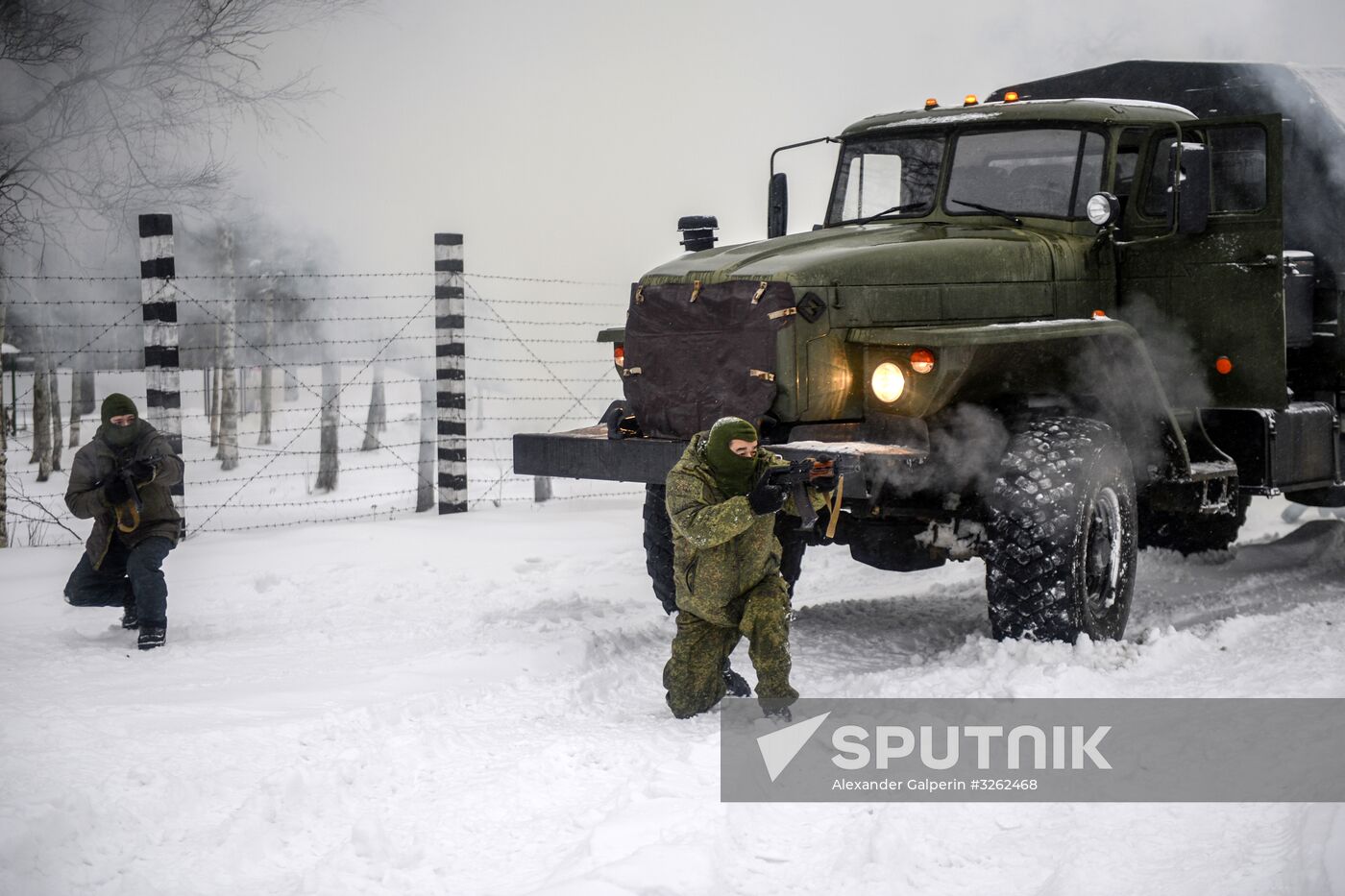 Military drill with S-400 anti-aircraft system in Leningrad Region