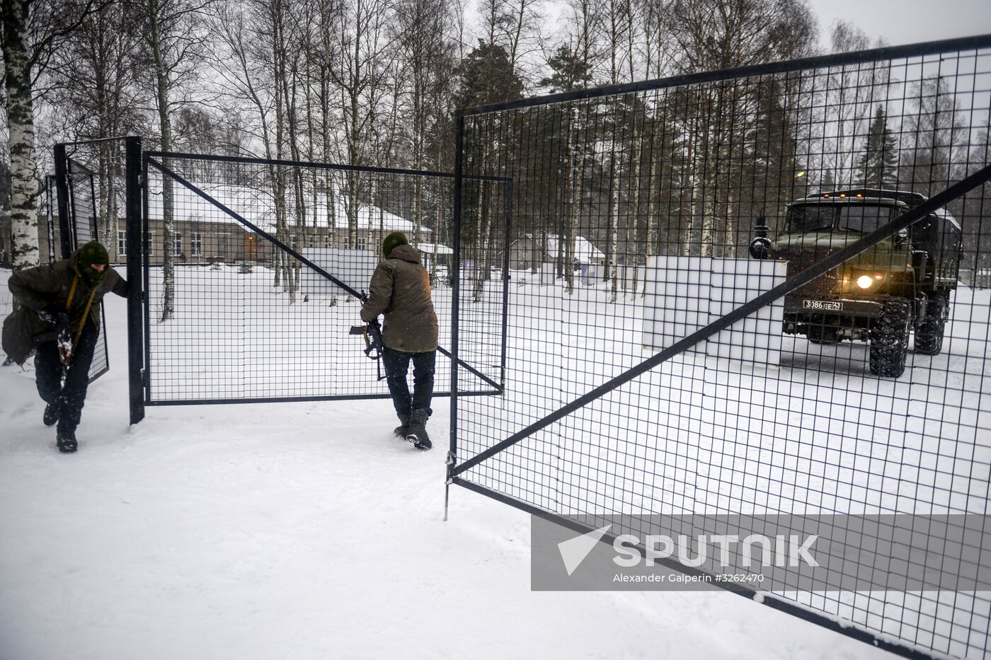 Military drill with S-400 anti-aircraft system in Leningrad Region
