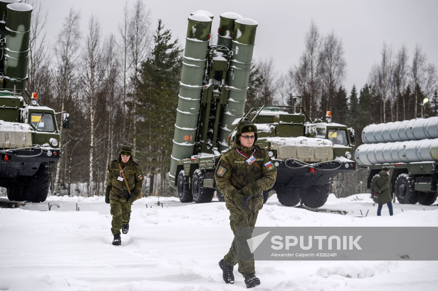 Military drill with S-400 anti-aircraft system in Leningrad Region