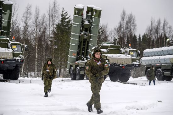 Military drill with S-400 anti-aircraft system in Leningrad Region