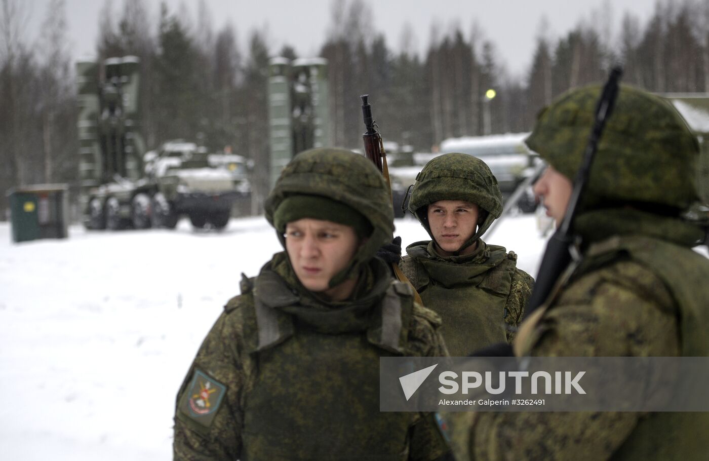 Military drill with S-400 anti-aircraft system in Leningrad Region