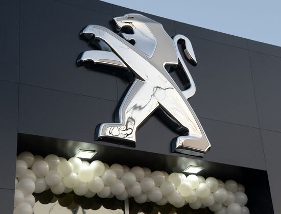 Peugeot opens car dealership in Vladivostok