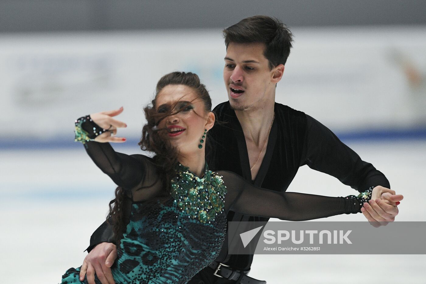 Figure skating. Russian championship. Ice dancing. Short program