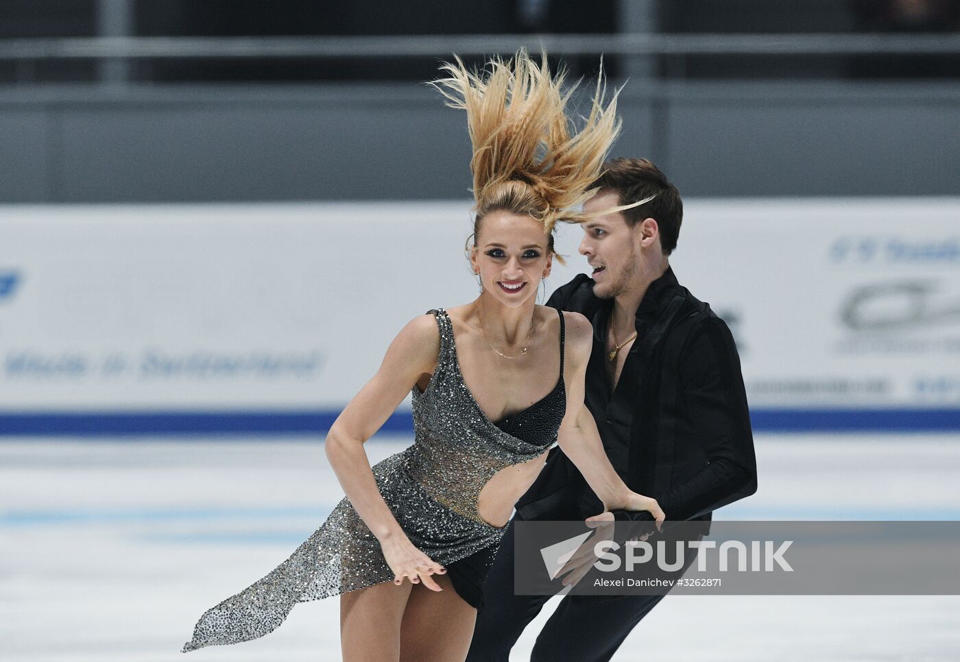 Figure skating. Russian championship. Ice dancing. Short program