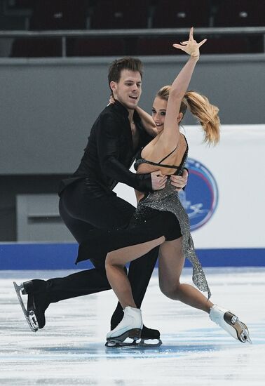 Figure skating. Russian championship. Ice dancing. Short program