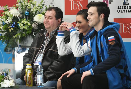 Figure skating. Russian championship. Ice dancing. Short program