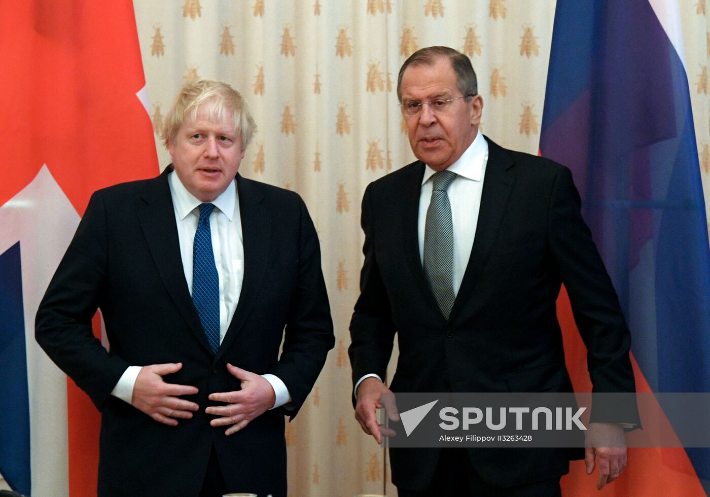 Foreign Minister Sergei Lavrov meets with British counterpart, Boris Johnson
