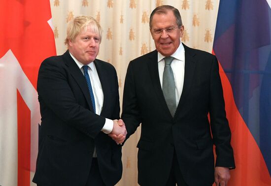 Foreign Minister Sergei Lavrov meets with British counterpart, Boris Johnson