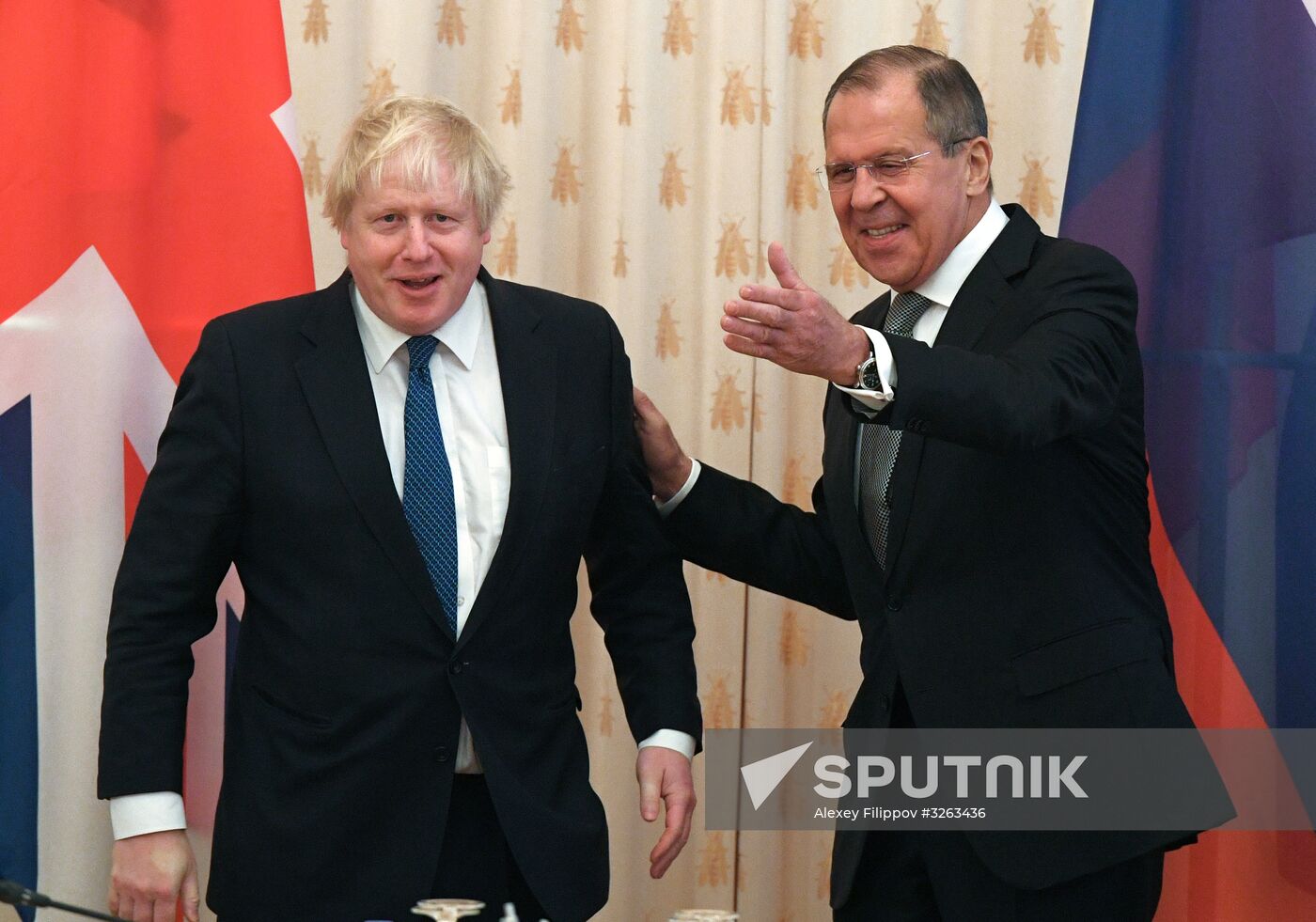 Foreign Minister Sergei Lavrov meets with British counterpart, Boris Johnson