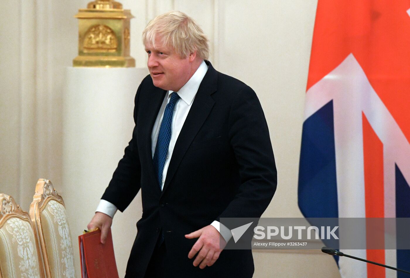 Foreign Minister Sergei Lavrov meets with British counterpart, Boris Johnson
