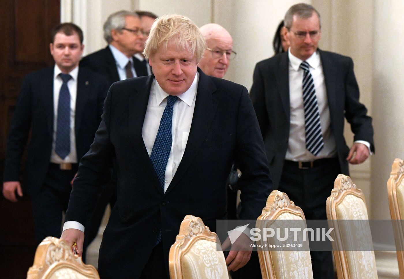 Foreign Minister Sergei Lavrov meets with British counterpart, Boris Johnson