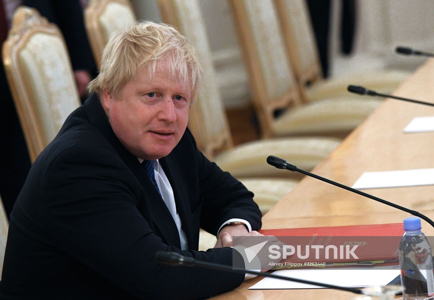 Foreign Minister Sergei Lavrov meets with British counterpart, Boris Johnson