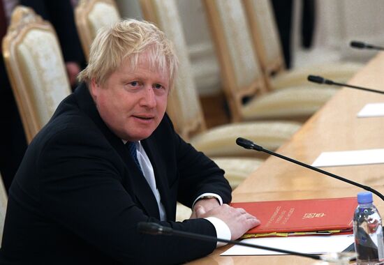 Foreign Minister Sergei Lavrov meets with British counterpart, Boris Johnson