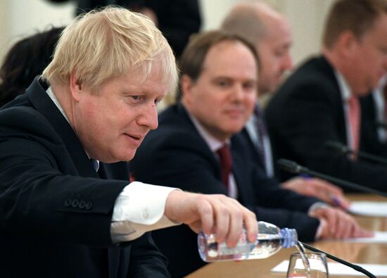 Foreign Minister Sergei Lavrov meets with British counterpart, Boris Johnson