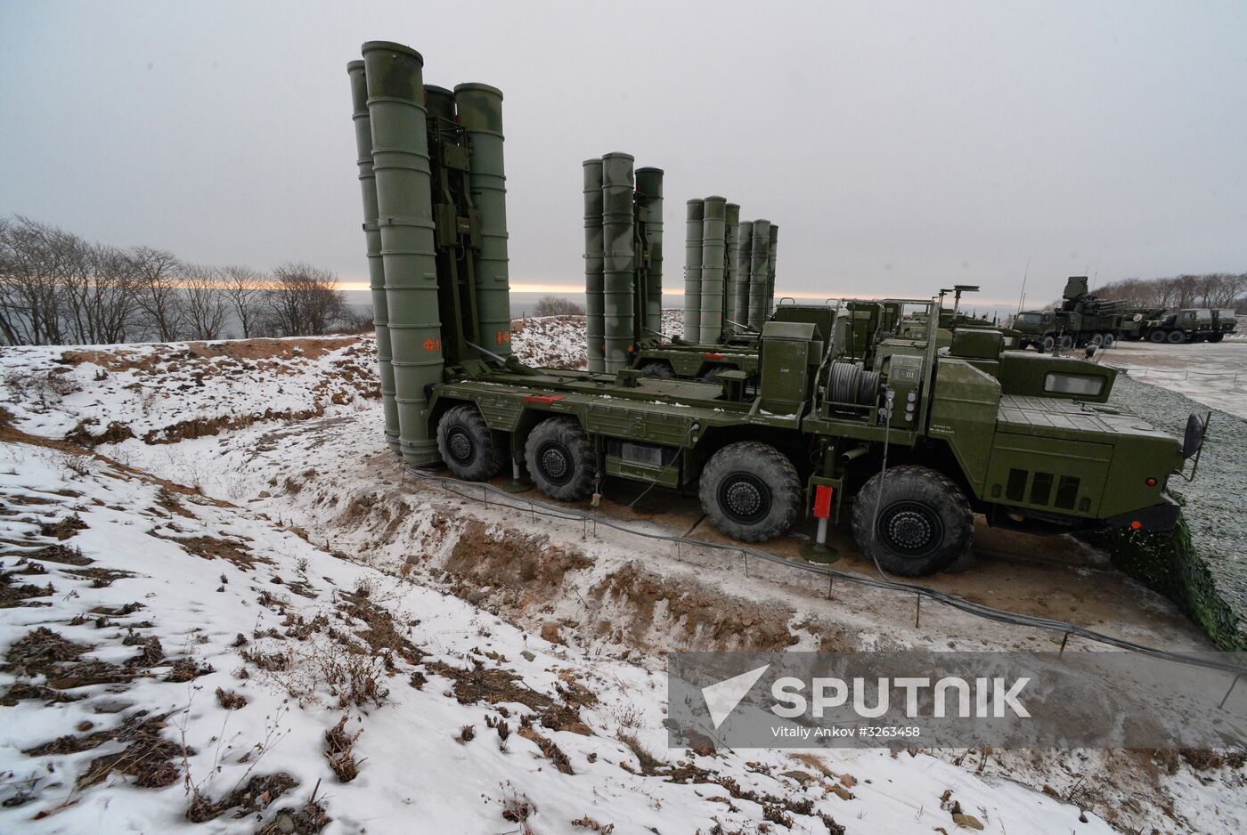S-400 Air Defense Missile System battalion takes up beauty near Vladivostok