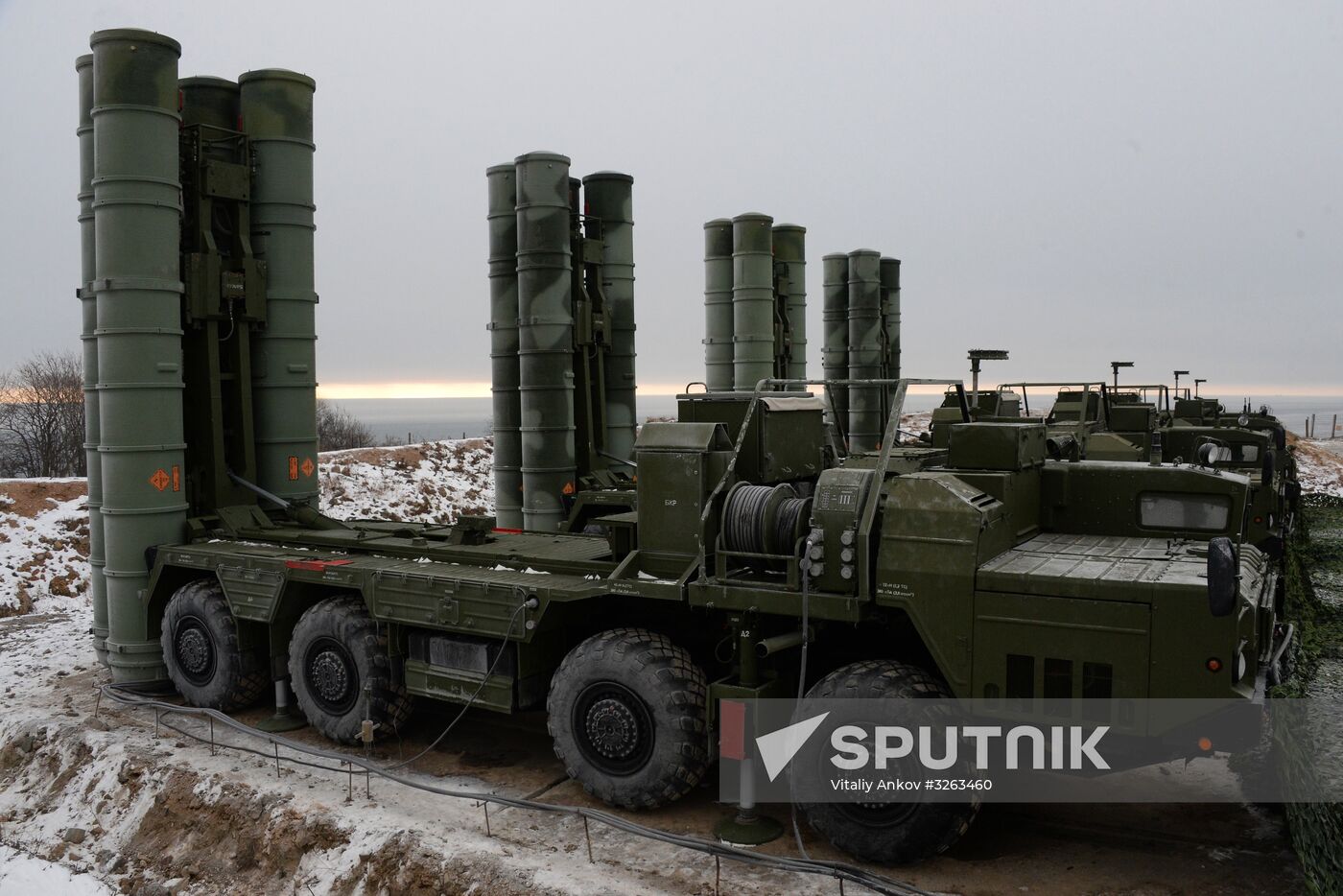 S-400 Air Defense Missile System battalion takes up beauty near Vladivostok