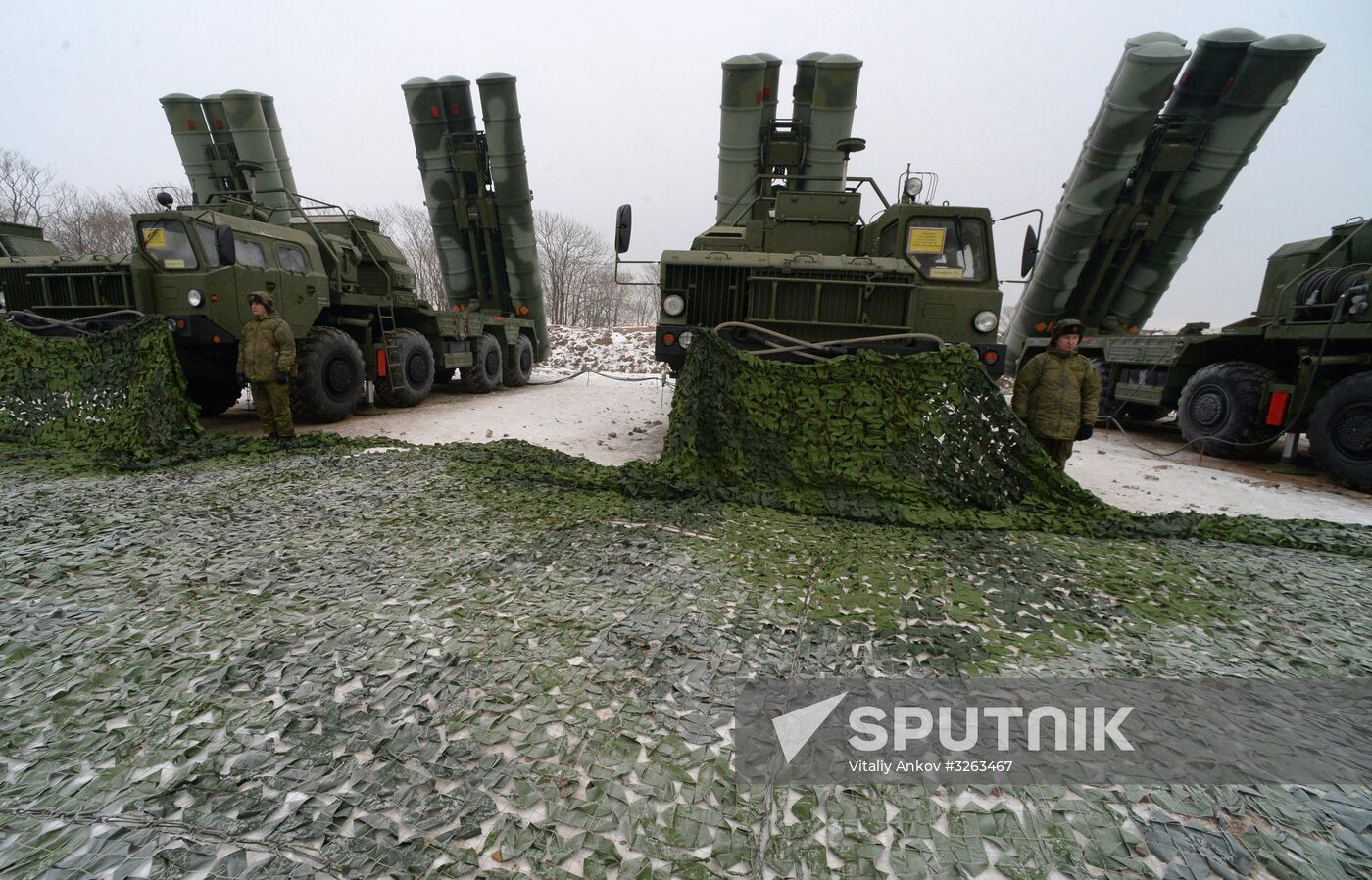 S-400 Air Defense Missile System battalion takes up beauty near Vladivostok
