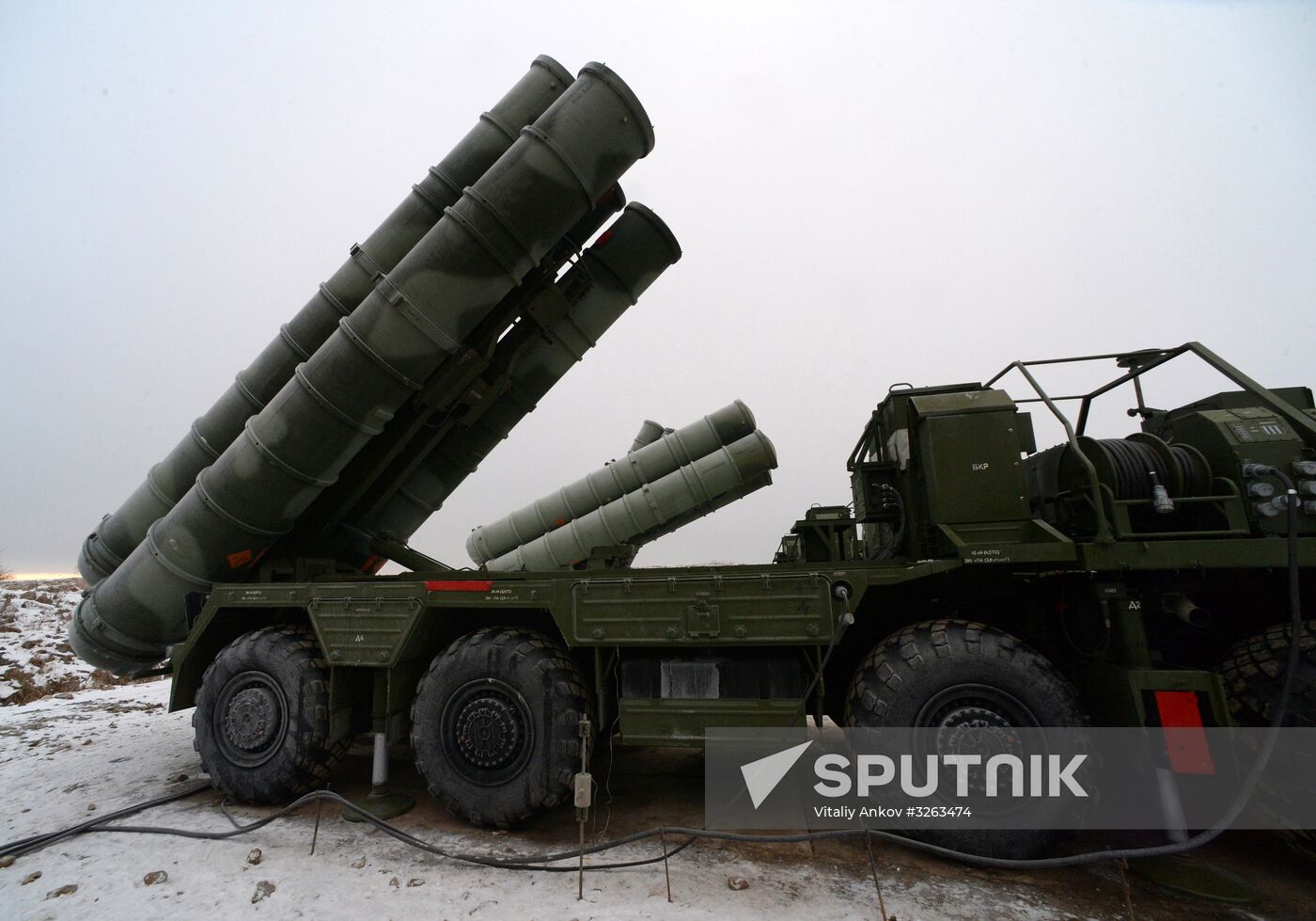 S-400 Air Defense Missile System battalion takes up beauty near Vladivostok