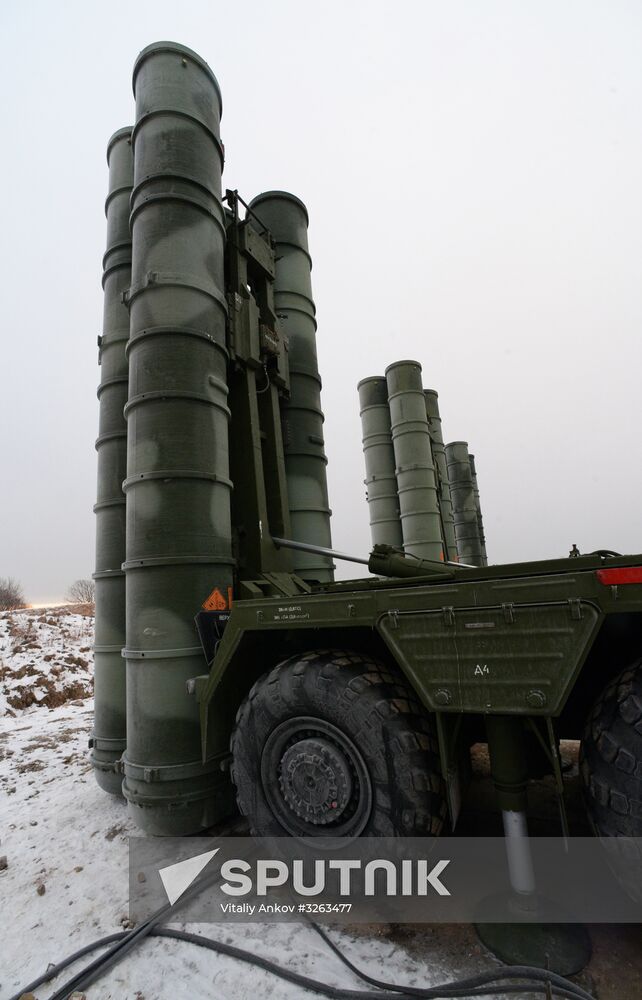 S-400 Air Defense Missile System battalion takes up beauty near Vladivostok