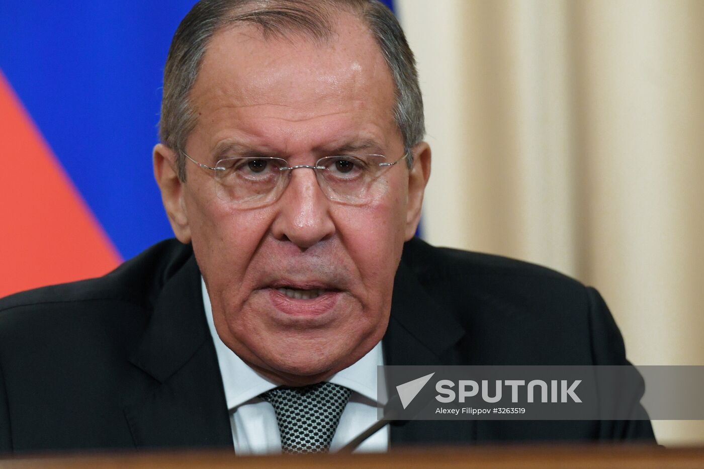 Foreign Minister Sergei Lavrov meets with British counterpart, Boris Johnson