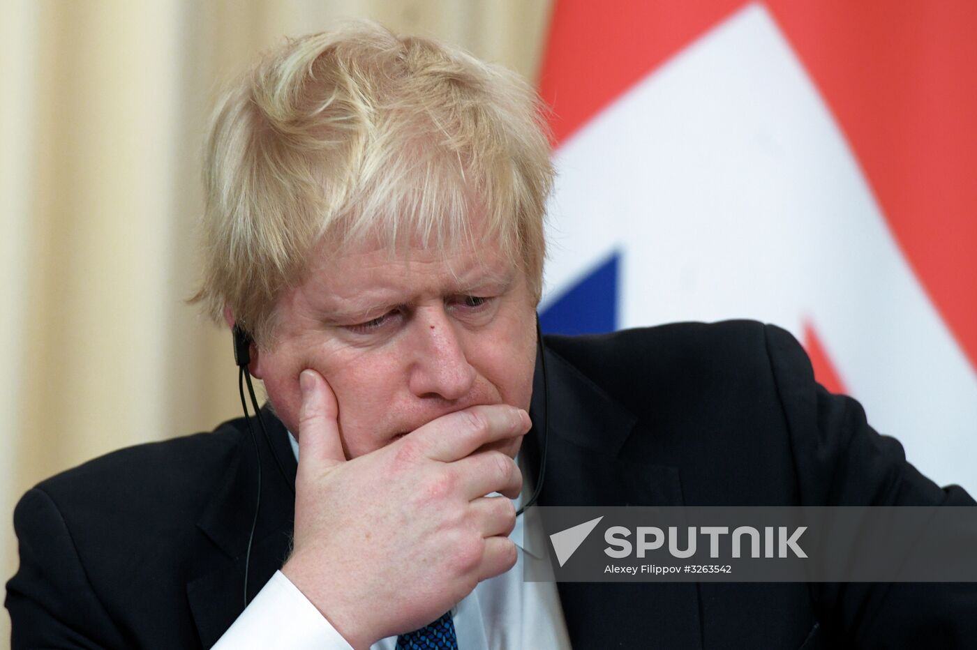 Foreign Minister Sergei Lavrov meets with British counterpart, Boris Johnson