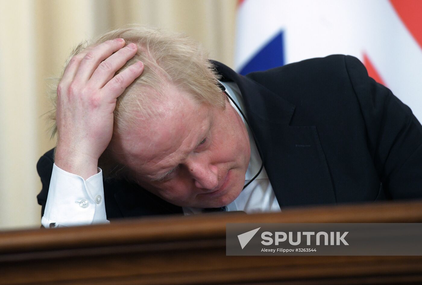 Foreign Minister Sergei Lavrov meets with British counterpart, Boris Johnson