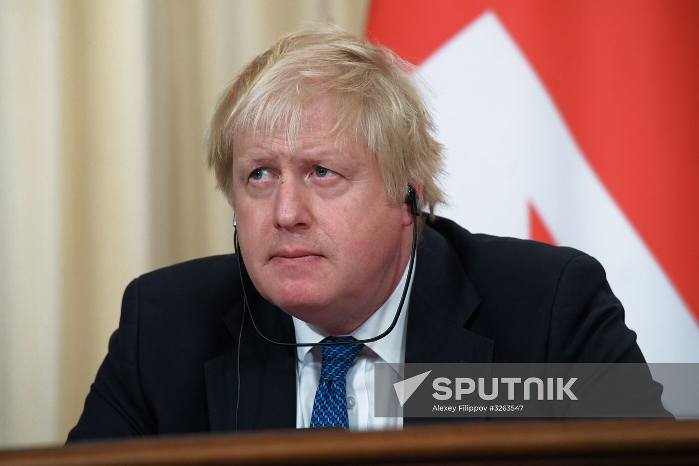 Foreign Minister Sergei Lavrov meets with British counterpart, Boris Johnson