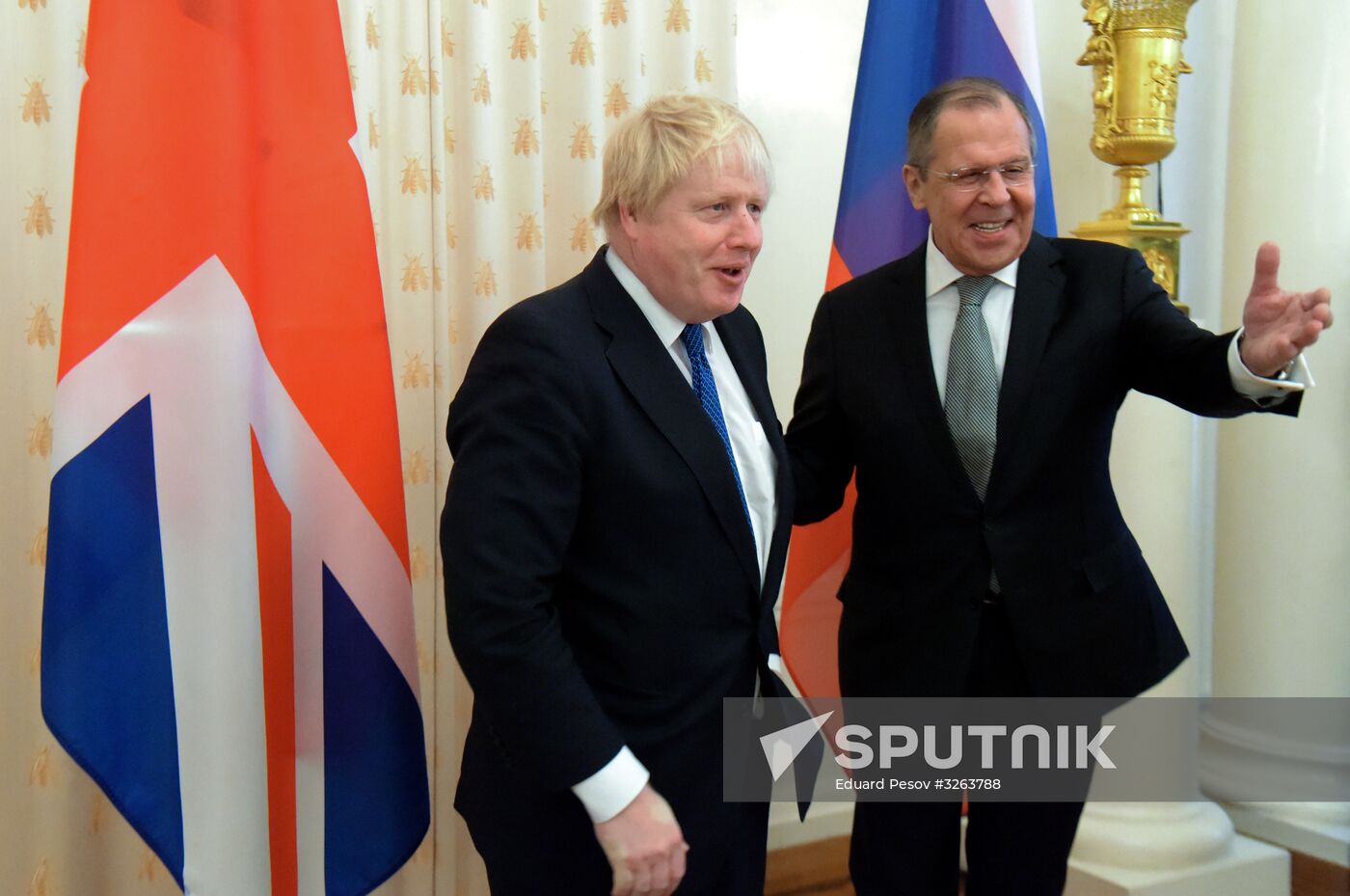 Foreign Minister Sergei Lavrov meets with British counterpart, Boris Johnson