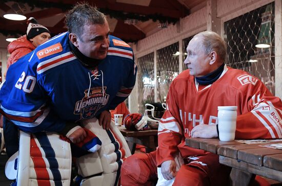 President Putin takes part in NHL ice hockey match on Red Square