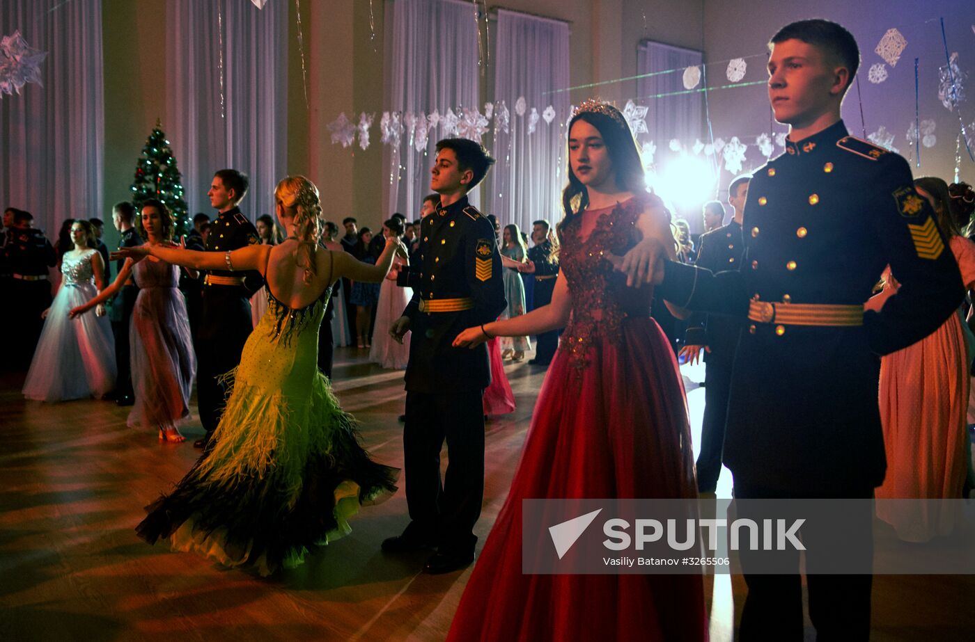 New Year's ball at Sevastpol Nakhmov Naval School