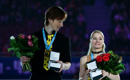 Russian Figure Skating Championships. Awarding ceremony