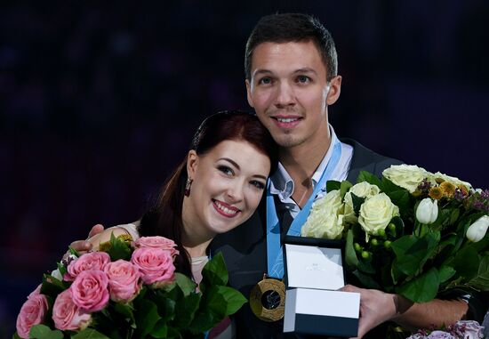 Russian Figure Skating Championships. Awarding ceremony