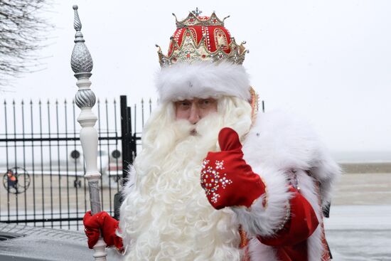 Russia's chief Father Frost from Veliky Ustyug arrives in Grozny